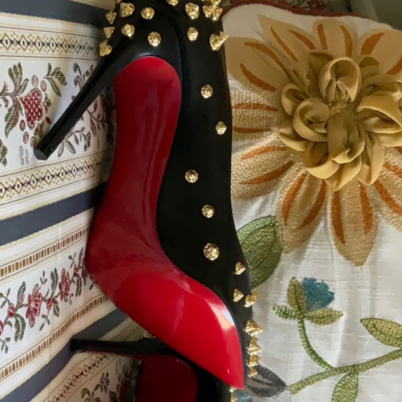 Christian Louboutin black and golden metal heels size 37 narrow - Picture 1 of 7